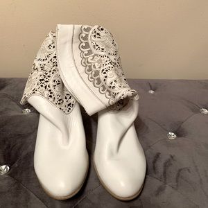 Vera Gomma Italian leather booties - White